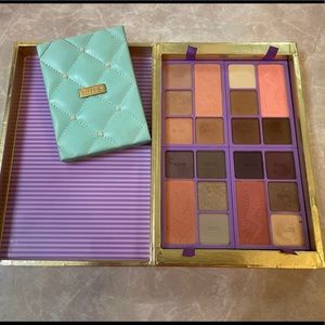 Tarte Eyeshadow and blush Pallete